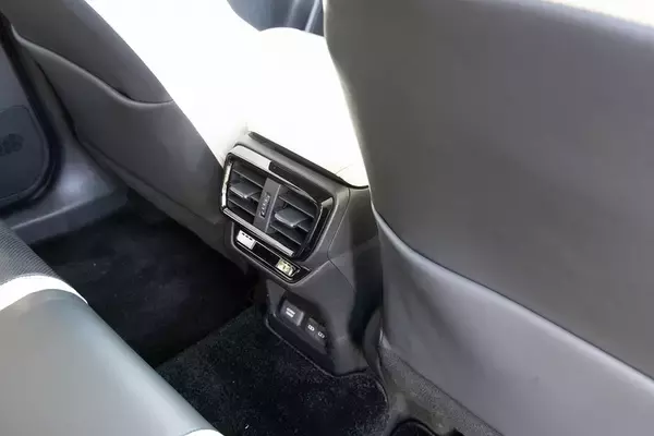 「レクサスのSUV「NX450h＋」は高い走行性能とオシャレなデザインでずっと走り続けたくなるクルマ」の画像