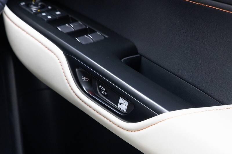 レクサスのSUV「NX450h＋」は高い走行性能とオシャレなデザインでずっと走り続けたくなるクルマ