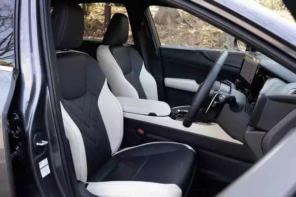 「レクサスのSUV「NX450h＋」は高い走行性能とオシャレなデザインでずっと走り続けたくなるクルマ」の画像