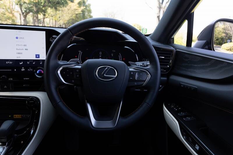 レクサスのSUV「NX450h＋」は高い走行性能とオシャレなデザインでずっと走り続けたくなるクルマ