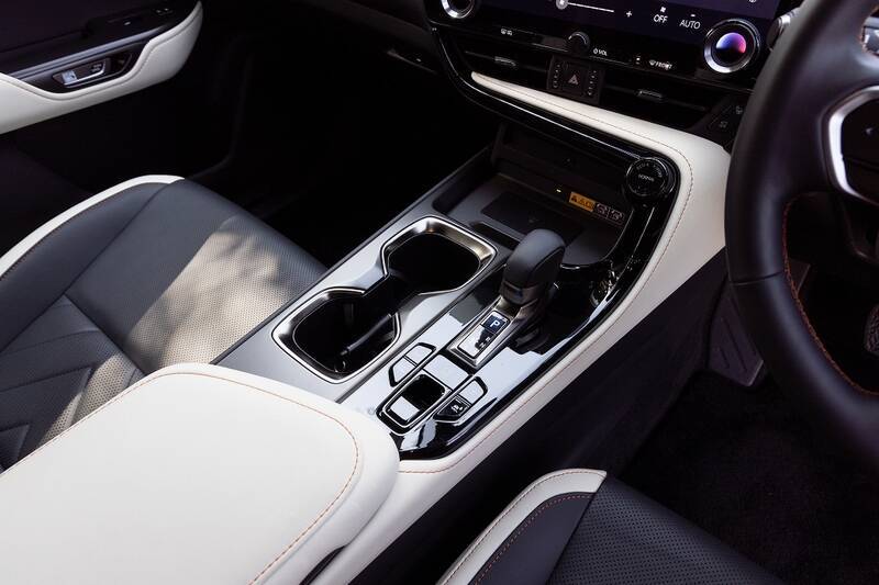 レクサスのSUV「NX450h＋」は高い走行性能とオシャレなデザインでずっと走り続けたくなるクルマ