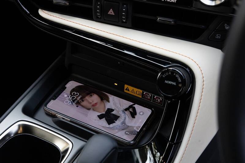 レクサスのSUV「NX450h＋」は高い走行性能とオシャレなデザインでずっと走り続けたくなるクルマ