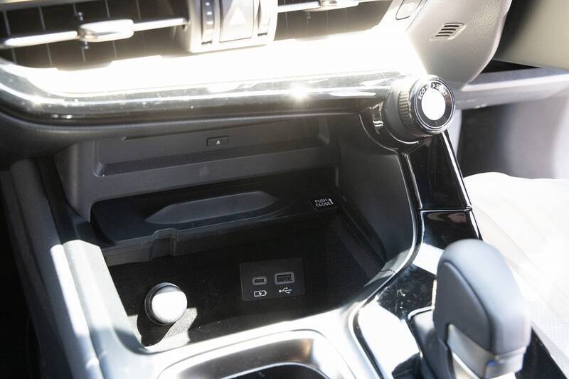 レクサスのSUV「NX450h＋」は高い走行性能とオシャレなデザインでずっと走り続けたくなるクルマ