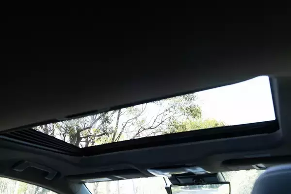 「レクサスのSUV「NX450h＋」は高い走行性能とオシャレなデザインでずっと走り続けたくなるクルマ」の画像