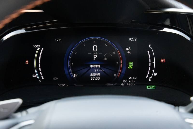 レクサスのSUV「NX450h＋」は高い走行性能とオシャレなデザインでずっと走り続けたくなるクルマ