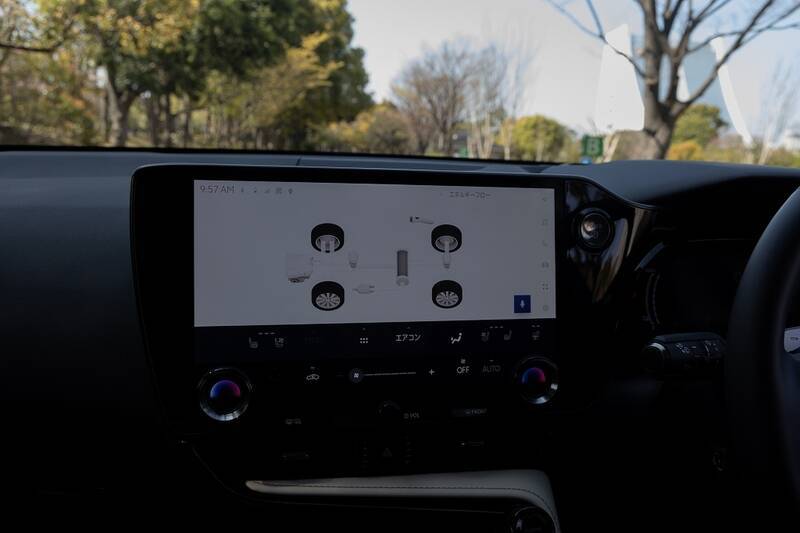 レクサスのSUV「NX450h＋」は高い走行性能とオシャレなデザインでずっと走り続けたくなるクルマ