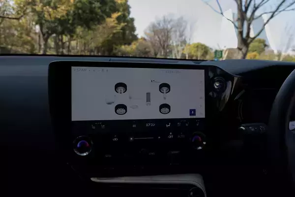 「レクサスのSUV「NX450h＋」は高い走行性能とオシャレなデザインでずっと走り続けたくなるクルマ」の画像