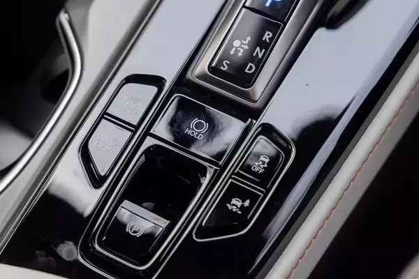 「レクサスのSUV「NX450h＋」は高い走行性能とオシャレなデザインでずっと走り続けたくなるクルマ」の画像