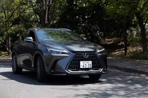 「レクサスのSUV「NX450h＋」は高い走行性能とオシャレなデザインでずっと走り続けたくなるクルマ」の画像
