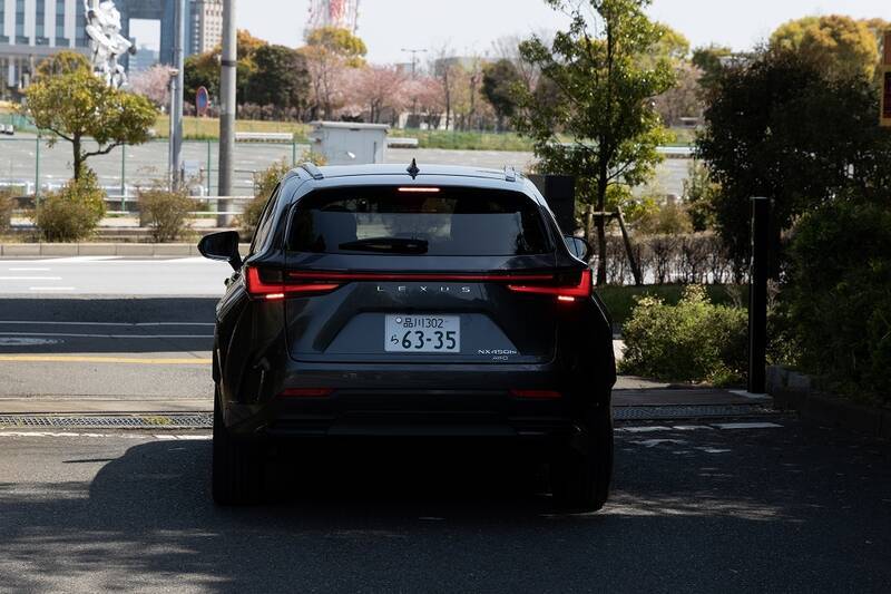 レクサスのSUV「NX450h＋」は高い走行性能とオシャレなデザインでずっと走り続けたくなるクルマ