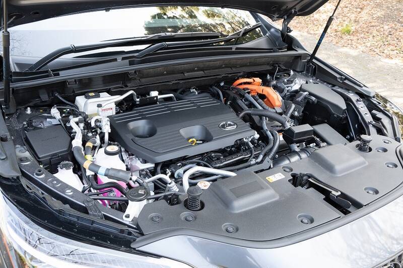 レクサスのSUV「NX450h＋」は高い走行性能とオシャレなデザインでずっと走り続けたくなるクルマ