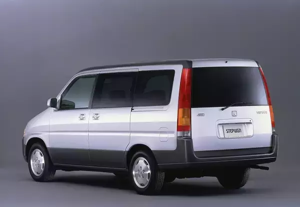 「広大な車内空間で3列目も快適！ 新型ステップワゴンをフォトレポート」の画像