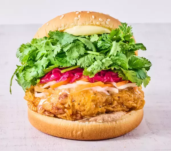 「パクチー5倍のやりすぎバーガーも！「パクチーバーガー」に新作」の画像