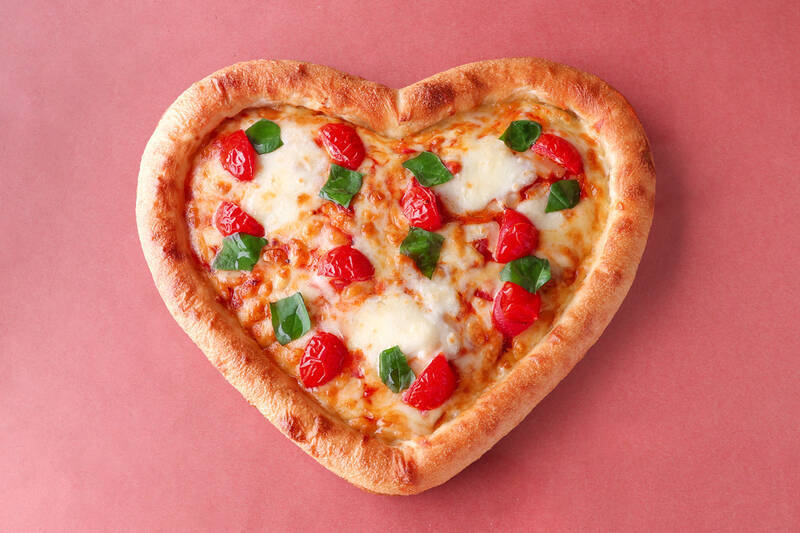 かわいすぎ！「ハートピザ」が今年も　王道マルゲリータ＆とろ～りチーズハニーの2種
