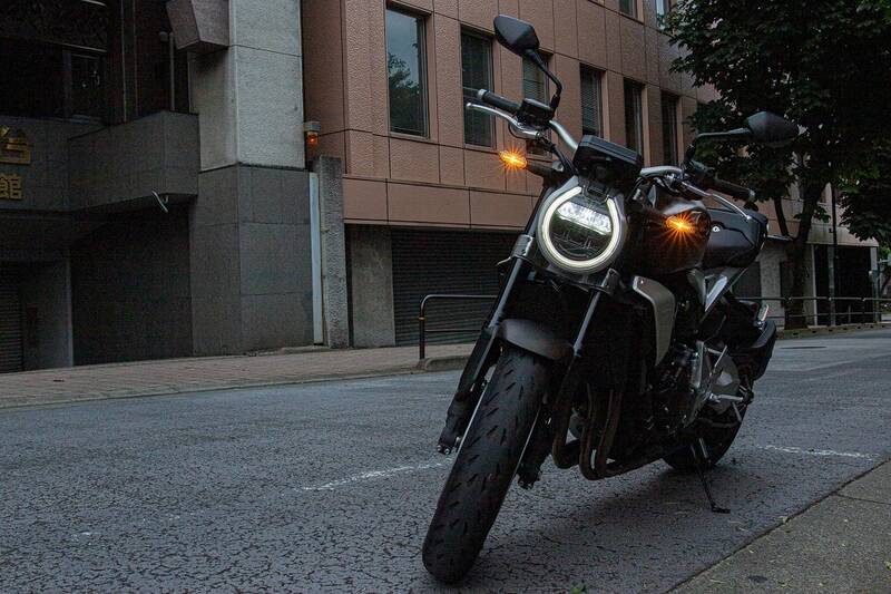 大型二輪免許取得したてだけどHonda「CB1000R」でスマホ連携を試した！