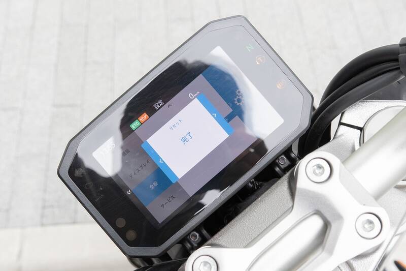 大型二輪免許取得したてだけどHonda「CB1000R」でスマホ連携を試した！