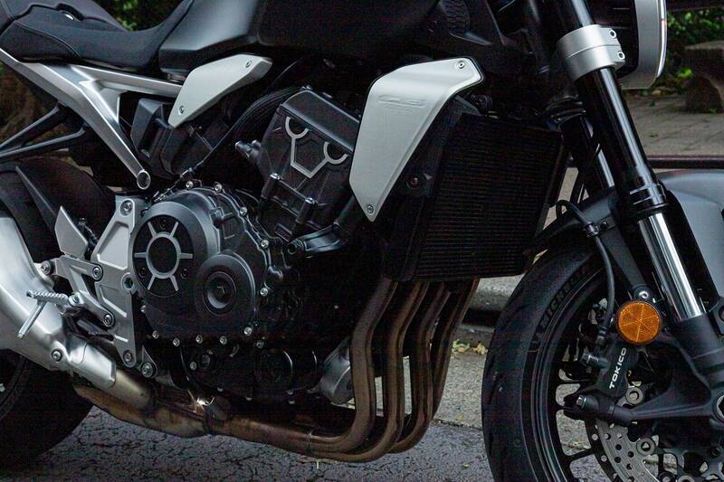 大型二輪免許取得したてだけどHonda「CB1000R」でスマホ連携を試した！