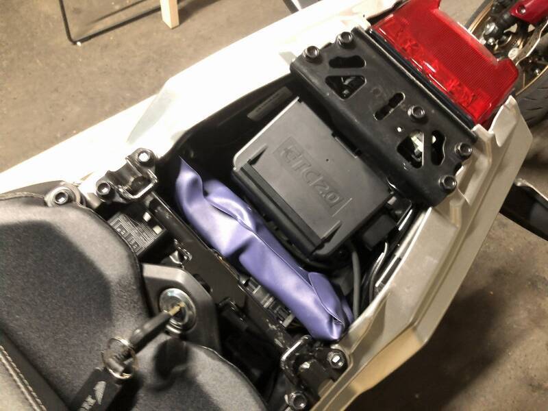 大型二輪免許取得したてだけどHonda「CB1000R」でスマホ連携を試した！