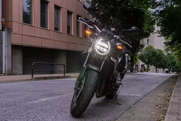 大型二輪免許取得したてだけどHonda「CB1000R」でスマホ連携を試した！