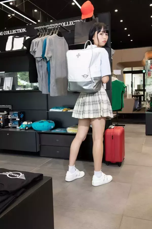 「BMW「MINI」の魅力を知るためにジョン・クーパー・ワークスとオープンモデルを乗り比べた」の画像