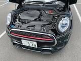 「BMW「MINI」の魅力を知るためにジョン・クーパー・ワークスとオープンモデルを乗り比べた」の画像38
