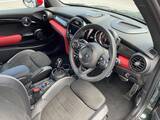 「BMW「MINI」の魅力を知るためにジョン・クーパー・ワークスとオープンモデルを乗り比べた」の画像40