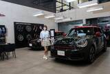 「BMW「MINI」の魅力を知るためにジョン・クーパー・ワークスとオープンモデルを乗り比べた」の画像16
