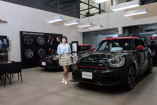「BMW「MINI」の魅力を知るためにジョン・クーパー・ワークスとオープンモデルを乗り比べた」の画像