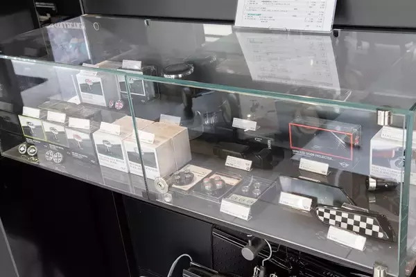 「BMW「MINI」の魅力を知るためにジョン・クーパー・ワークスとオープンモデルを乗り比べた」の画像