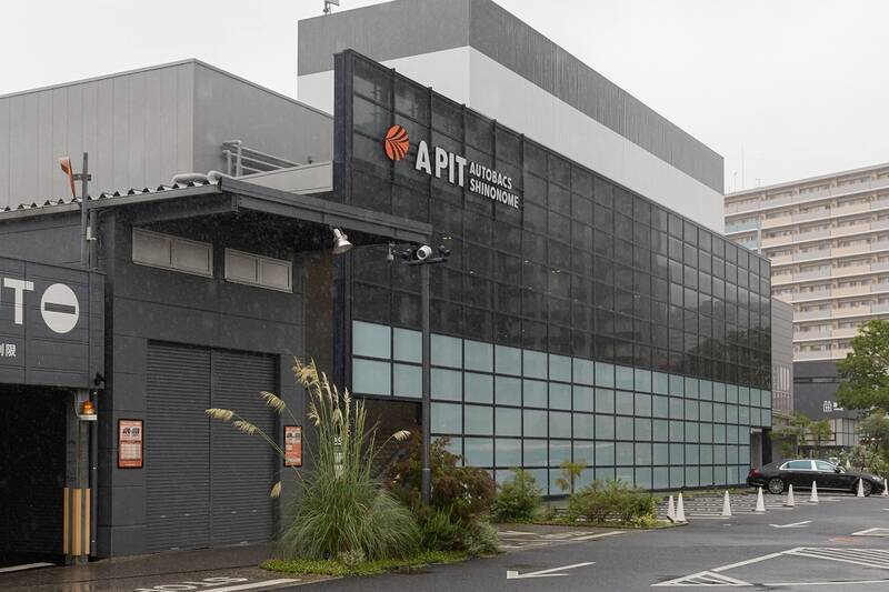 早朝のオートバックスでお気に入りの「MINI」を探す大作戦！