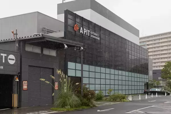 「早朝のオートバックスでお気に入りの「MINI」を探す大作戦！」の画像