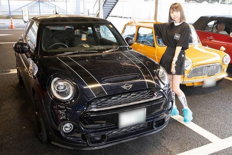 早朝のオートバックスでお気に入りの「MINI」を探す大作戦！