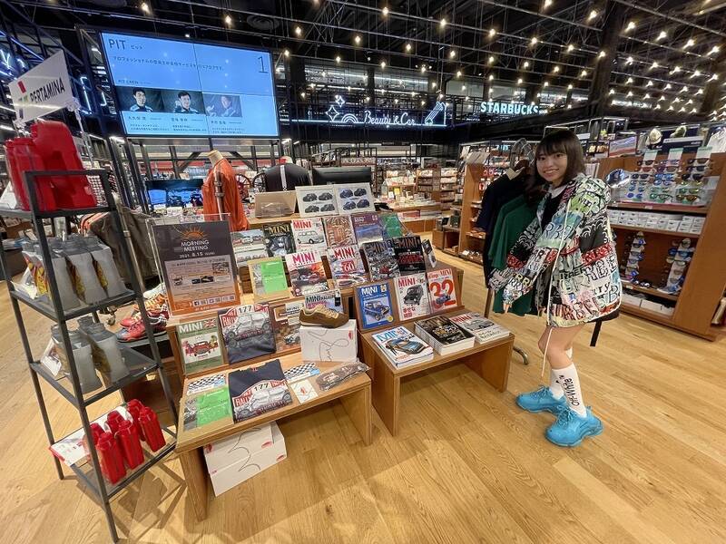 早朝のオートバックスでお気に入りの「MINI」を探す大作戦！