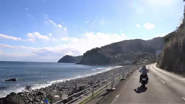 「スズキ「GIXXER 150（ジクサー150）」でクサヤ探しの旅に出た！」の画像