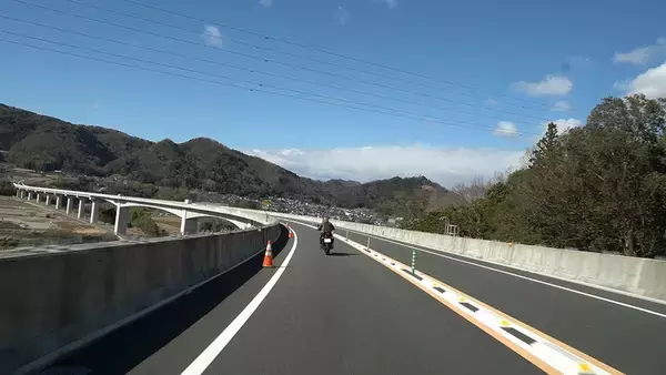 「スズキ「GIXXER 150（ジクサー150）」でクサヤ探しの旅に出た！」の画像