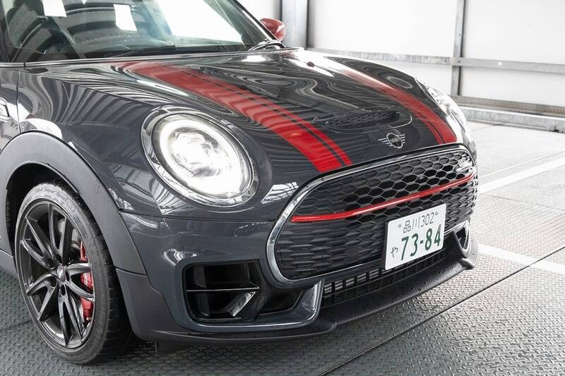 306馬力でも豪雨の中で安心して走れる「MINI ジョン・クーパー・ワークス クラブマン」