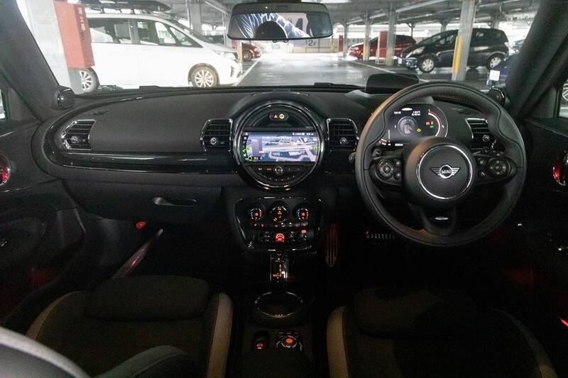 306馬力でも豪雨の中で安心して走れる「MINI ジョン・クーパー・ワークス クラブマン」