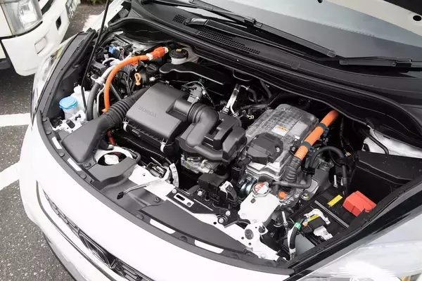 「Honda「FIT e:HEV Modulo X」は上質な走りのクールハッチだ！」の画像