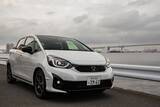 「Honda「FIT e:HEV Modulo X」は上質な走りのクールハッチだ！」の画像1