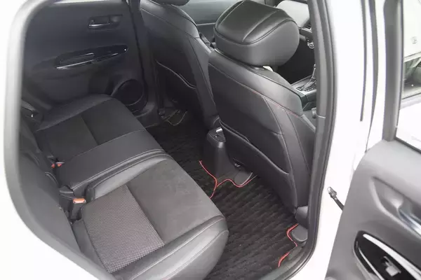 「Honda「FIT e:HEV Modulo X」は上質な走りのクールハッチだ！」の画像