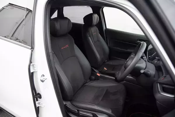 「Honda「FIT e:HEV Modulo X」は上質な走りのクールハッチだ！」の画像