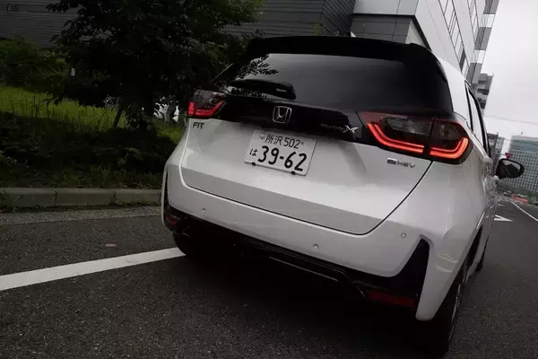 「Honda「FIT e:HEV Modulo X」は上質な走りのクールハッチだ！」の画像