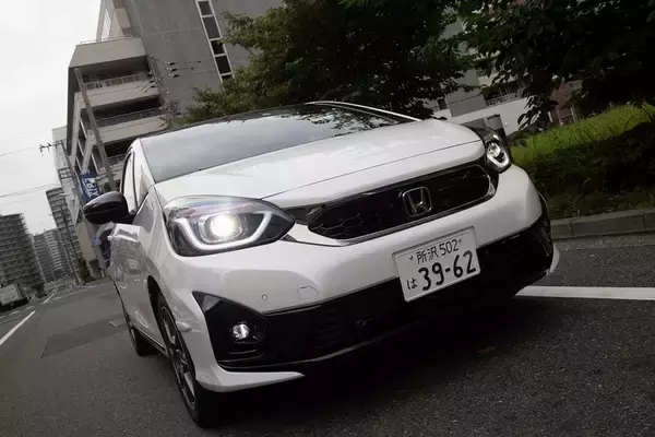 「Honda「FIT e:HEV Modulo X」は上質な走りのクールハッチだ！」の画像