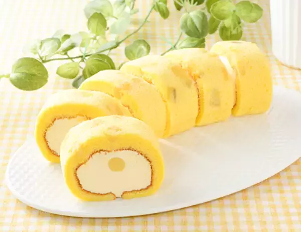 ローソン、芋がゴロゴロ「おいもさんのもち食感ロール」