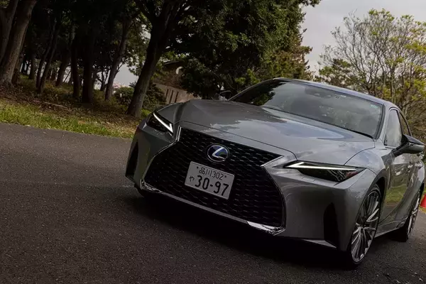 「プレミアムセダン・レクサス「IS」に見る無個性という名の個性」の画像