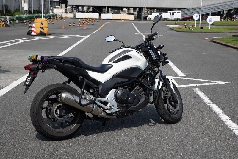 バイク免許取得に現役モデルが挑む バイクが起こせずその重量に撃沈 21年10月2日 エキサイトニュース 7 10