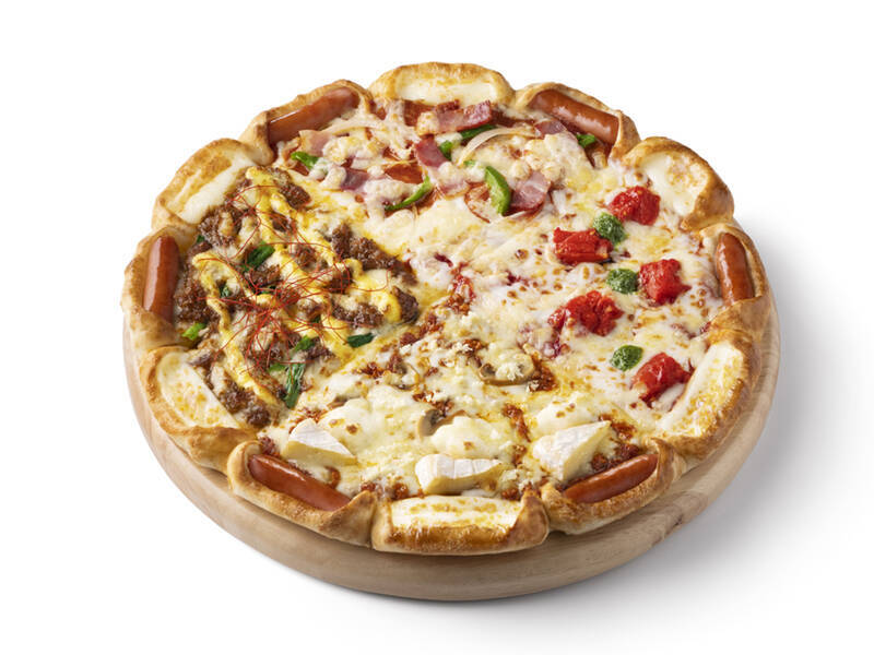 ピザハット、耳にチーズ＆ソーセージが入ってるデラックスな新ピザ