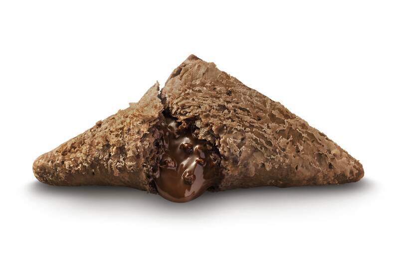 マクドナルド不動の人気「三角チョコパイ黒」が今年も！ 新作は「よくばりカスタード」