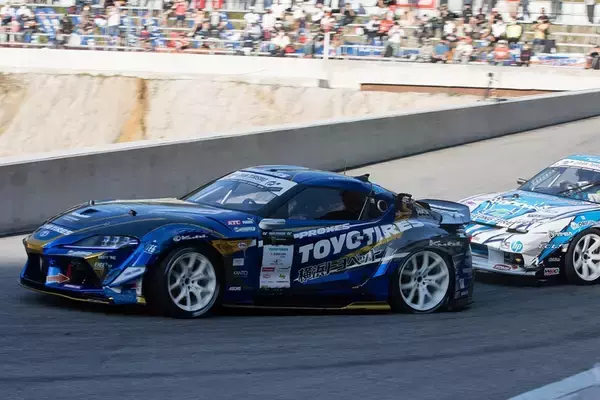 「D1GP 第7～8戦は奥伊吹！ TOYO藤野がぶつかってもひるまない根性を見せた！」の画像