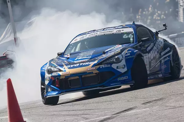 「D1GP 第7～8戦は奥伊吹！ TOYO藤野がぶつかってもひるまない根性を見せた！」の画像